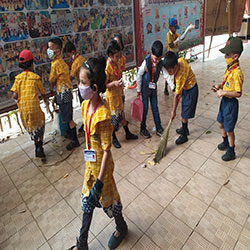 LOVE THE EARTH, KEEP IT CLEAN & GREEN